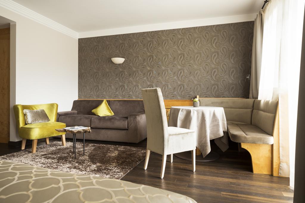 Hotel Burggräflerhof Merano Exteriör bild